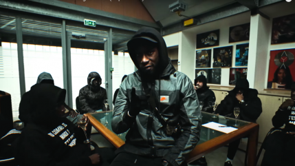 Kamas Skuh célèbre son entrée en label avec "Bienvenue à Rec"