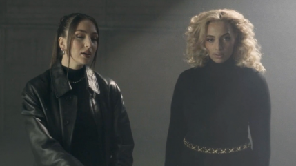 Kayna Samet est "Une femme"