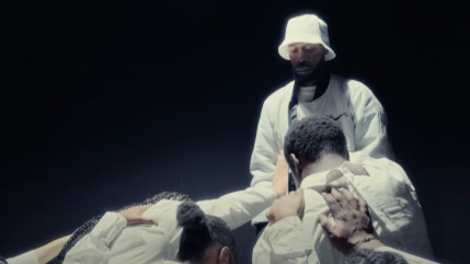 Kossi rend hommage aux "GOAT"