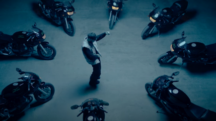 Lapostroz  a les dents serrées comme un Piranha dans "GRAVVITE "