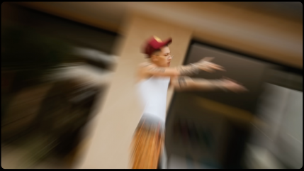 Larry revient avec l'entêtant "TCMV" Larry revient avec l'entêtant "TCMV"