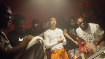 Larry frappe fort avec "3PRL" Larry frappe fort avec "3PRL"