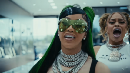 Latto envoie le remix de "Put It On The Floor"