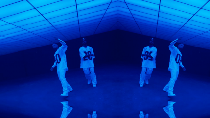 Le duo THEY. est de retour avec Yung Bleu sur "In The Mood"