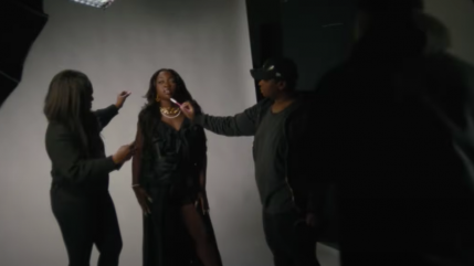 Leys se sent charismatique dans "Concu"