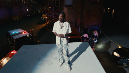 Lil Tjay dévoile le clip du sombre "Nobody"