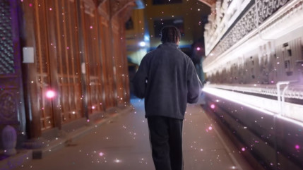 Lil TJay romatnique dans "Sacred 2 Be LOnely"