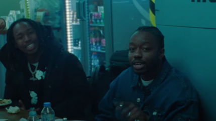 Lord Apex et Mavi très heureux dans le clip de "Back Outiside"