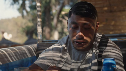 Maes dévoile son documentaire "La Vie Continue" Maes dévoile son documentaire "La Vie Continue"