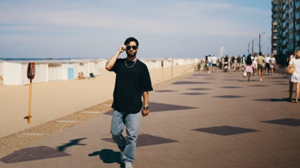 Med est "Dans la ville"