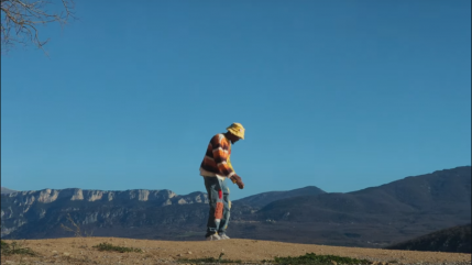 MHD frappe fort avec "Eyla"