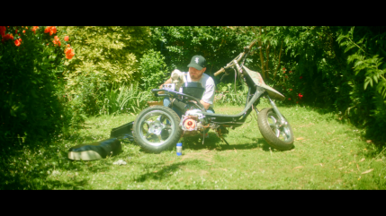 Myth Syzer clippe son "Rodéo" Myth Syzer clippe son "Rodéo"