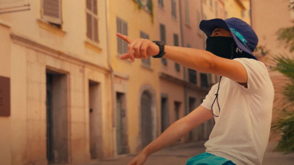 Nada vous fait danser avec "Que du Réel #1", validé par Jul