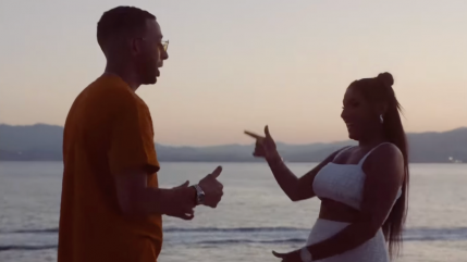 Naps et Lynda sur un yacht dans le clip de "V8"