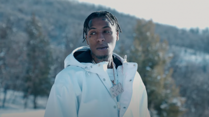 NBA YoungBoy entouré de neige dans "Boat" NBA YoungBoy entouré de neige dans "Boat"