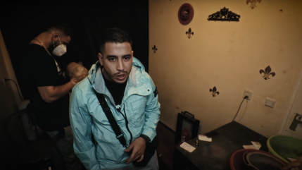 Niaks célèbre la sortie de son album avec le clip de "Perm"