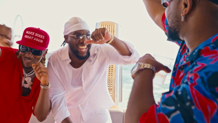 Oldpee, Zed et Dinos à Dubaï dans le clip de "Tant de Signes"