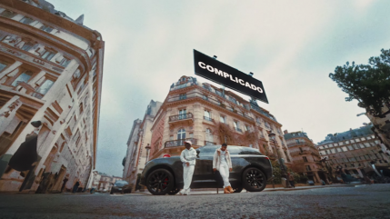 Pour Delfa et Shotas c'est "Complicado"