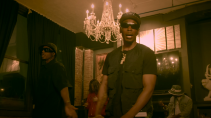 Rome Streetz et Joey Bada$$ à l'ancienne dans "Fire at ya idle mind" Rome Streetz et Joey Bada$$ à l'ancienne dans "Fire at ya idle mind"