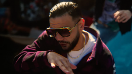 Sadek est prêt pour l'été avec "Poulailler" Sadek est prêt pour l'été avec "Poulailler"