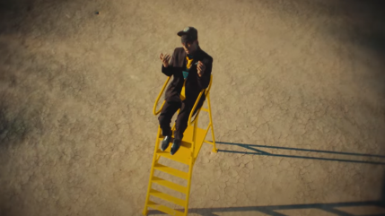 Sheck Wes et JID veulent s'envoler dans le clip de "Fly Away "