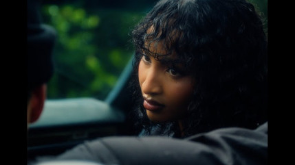 Shenseea dévoile le clip de "Neva Neva"