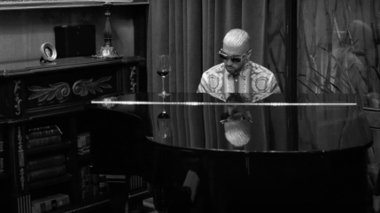 Sofiane Pamart est de retour en solo avec le délicat "Noche" Sofiane Pamart est de retour en solo avec le délicat "Noche"