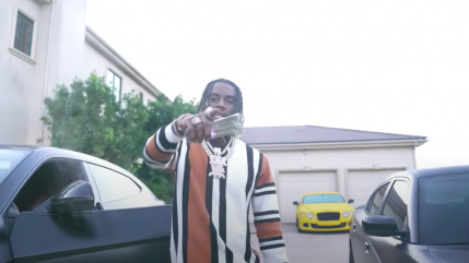 Soulja Boy prêt à tout pour de l'argent dans "Get That Money"