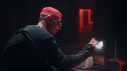 Stony Stone envoie des frappes comme "Mark Landers"