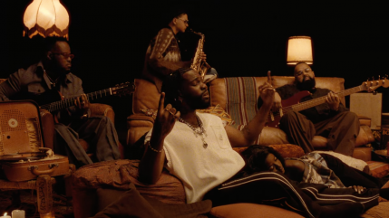 Tayc est de retour en solo avec "OMT"