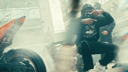 Théodore envoie "NJAA"