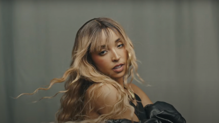 Tinashe dévoile le clip de "Uh Hu"