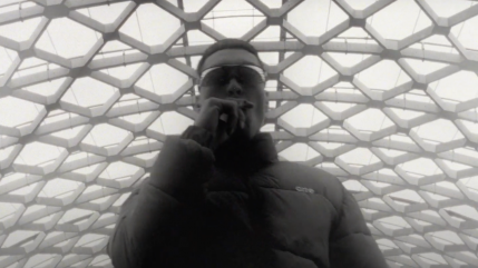 TITO G est chaud dans "Machinist"