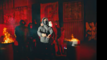 TSKY remplit un "SLIDE" TSKY remplit un "SLIDE"