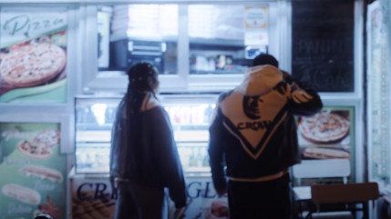 Vacra en plein love dans "XOXO"