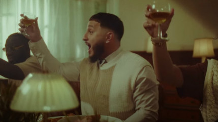 Warren Saada en mode R&B dans le clip de "Shake"